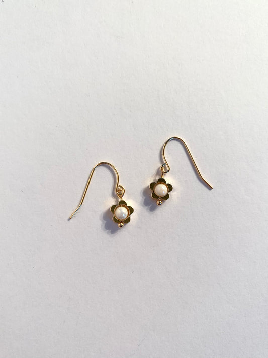 Minimal Gold Flower Earrings