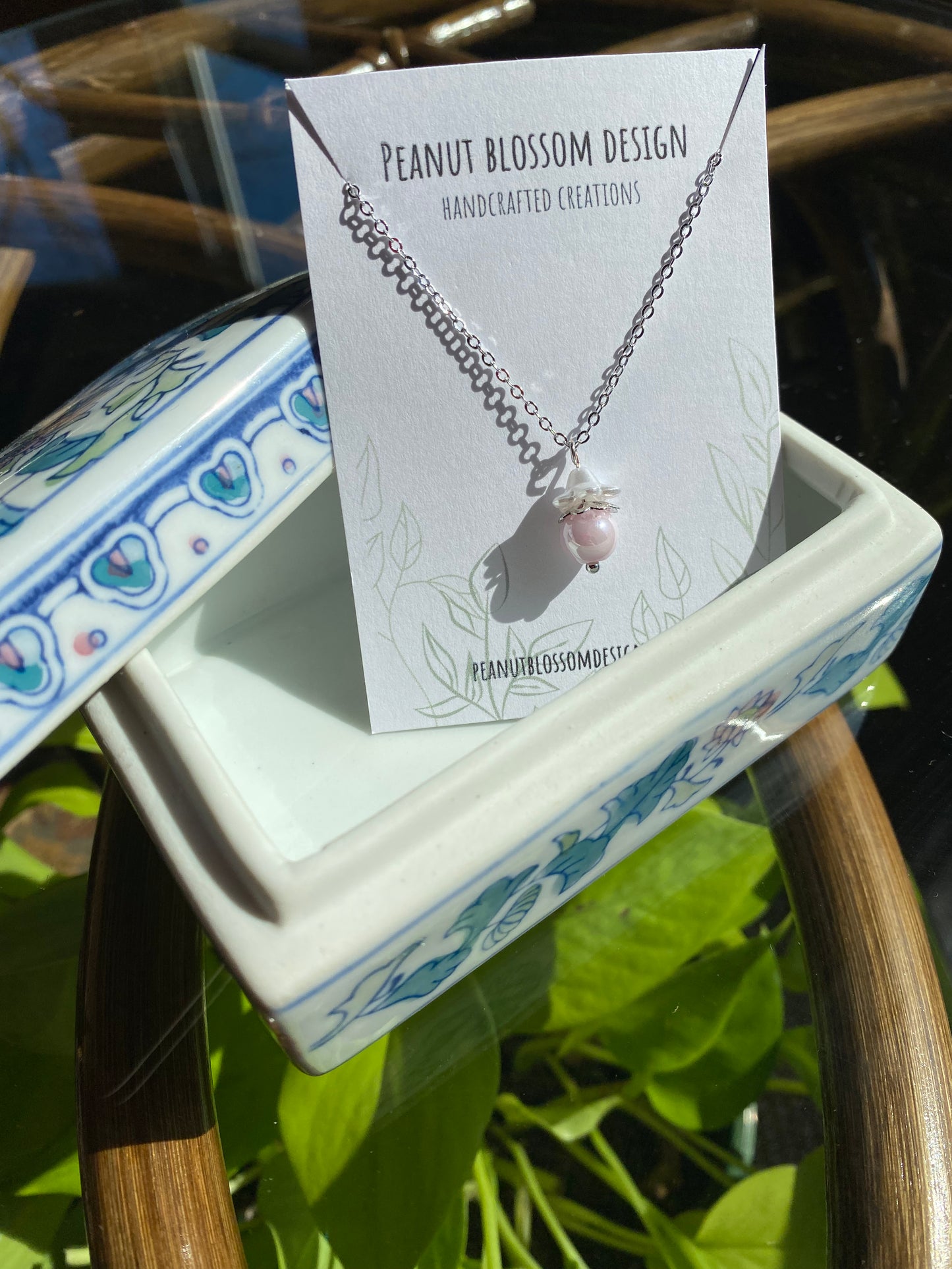 White Iridescent Flower Necklace 20”